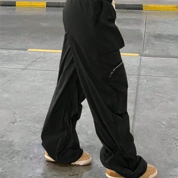 Black Casual Womens Solid Zipper Detail Flap Pocket Cargo Pants - Picture 5 of 5